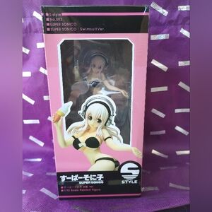Super Sonico bathing suit figure